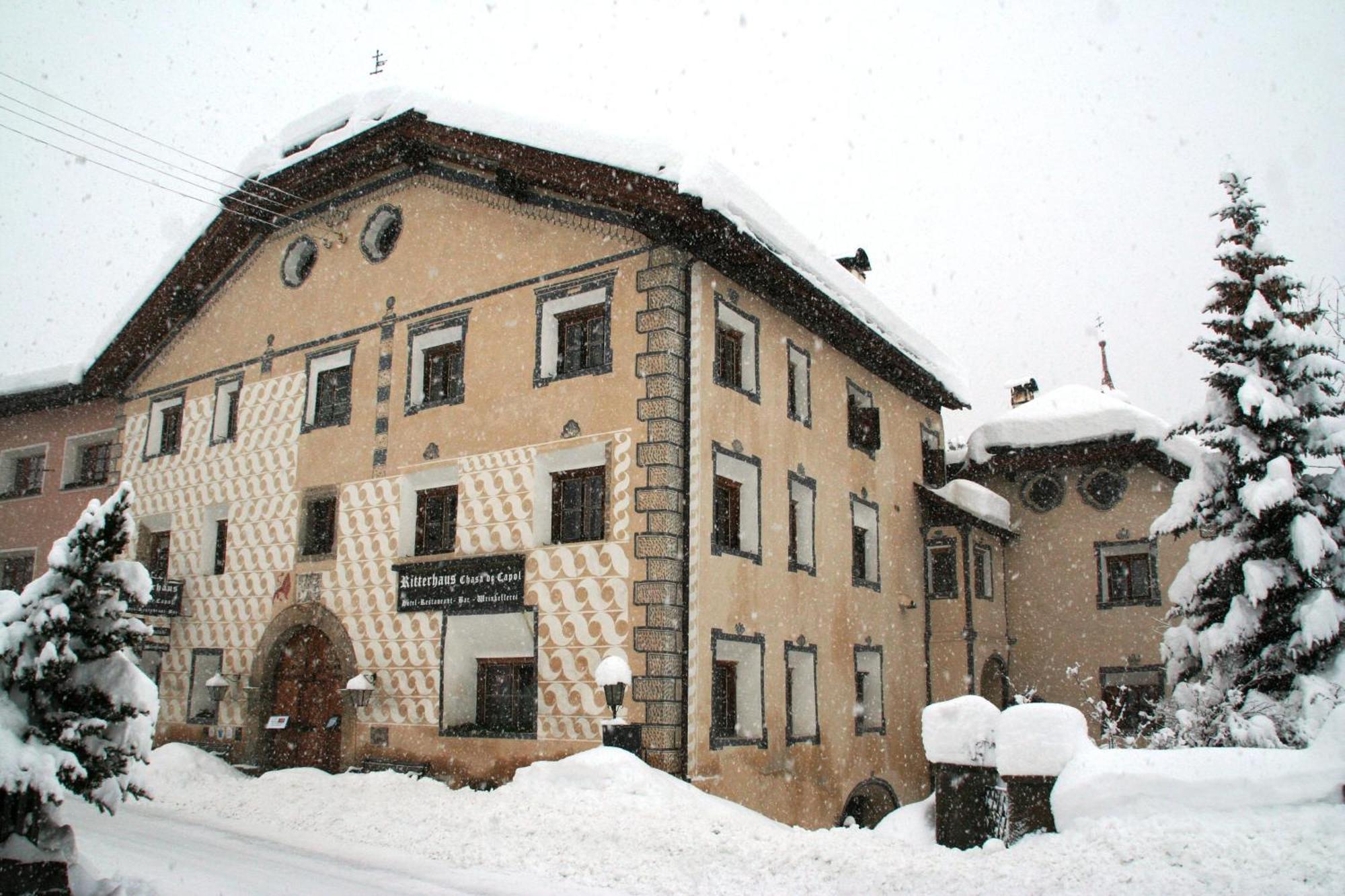 Chasa De Capol - Historische Gaststaette & Weinkellerei Hotel Santa Maria Val Muestair ภายนอก รูปภาพ