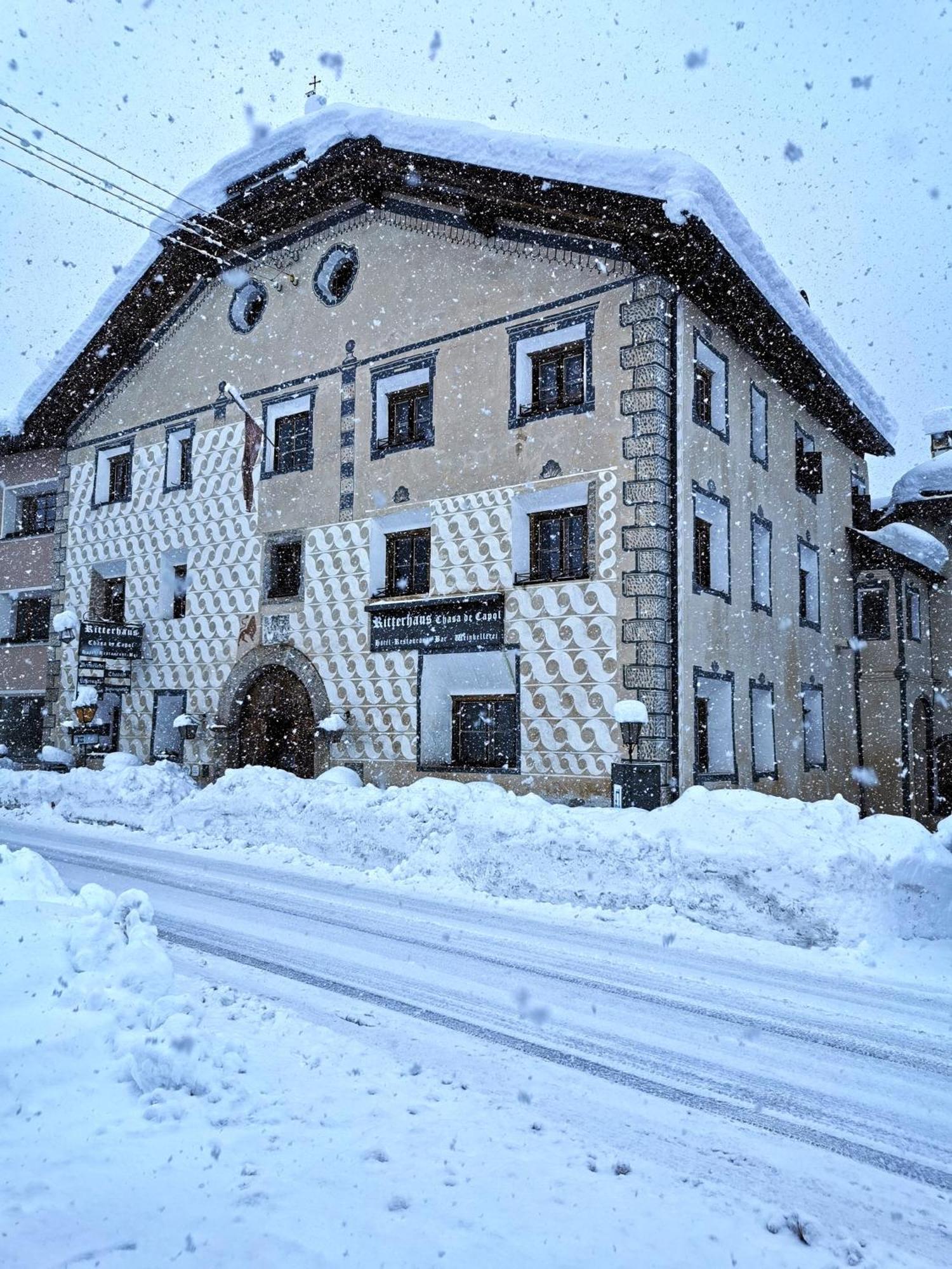 Chasa De Capol - Historische Gaststaette & Weinkellerei Hotel Santa Maria Val Muestair ภายนอก รูปภาพ